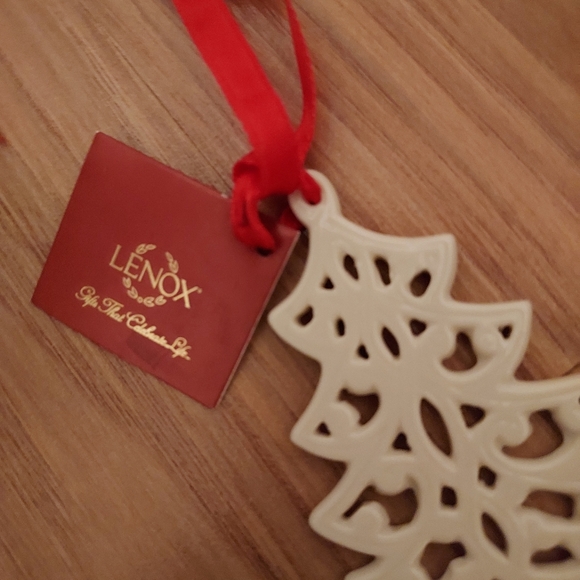 Lenox Holiday Christmas Charm Ornament Pierced Tree - Picture 3 of 6